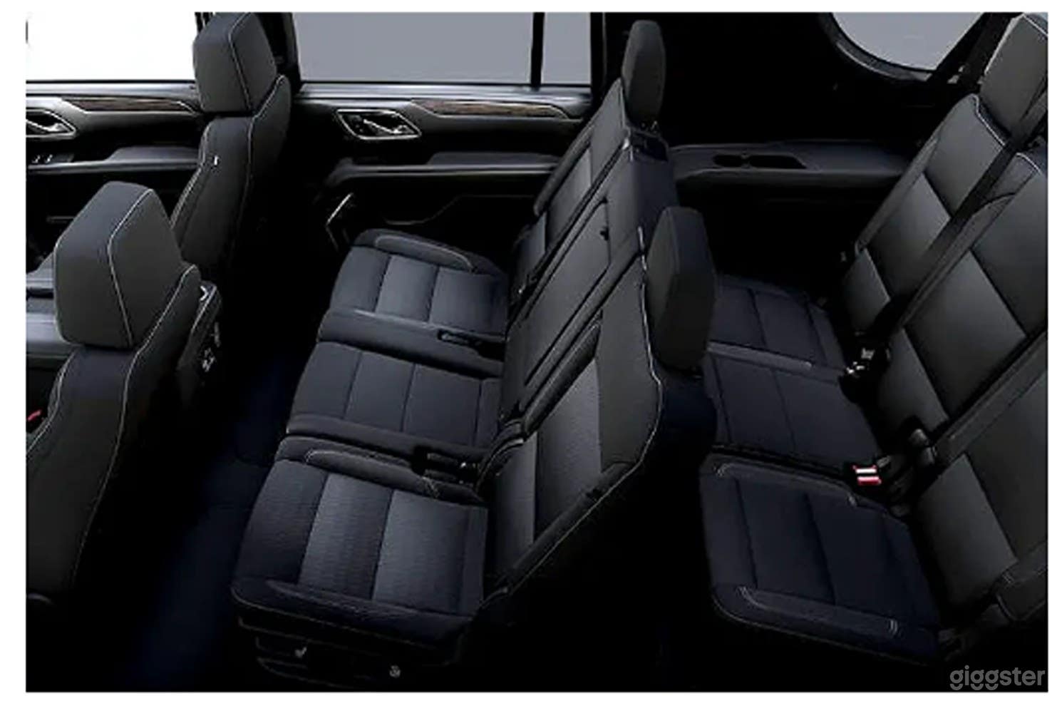 Comfortable Chevrolet Suburban Photo 4