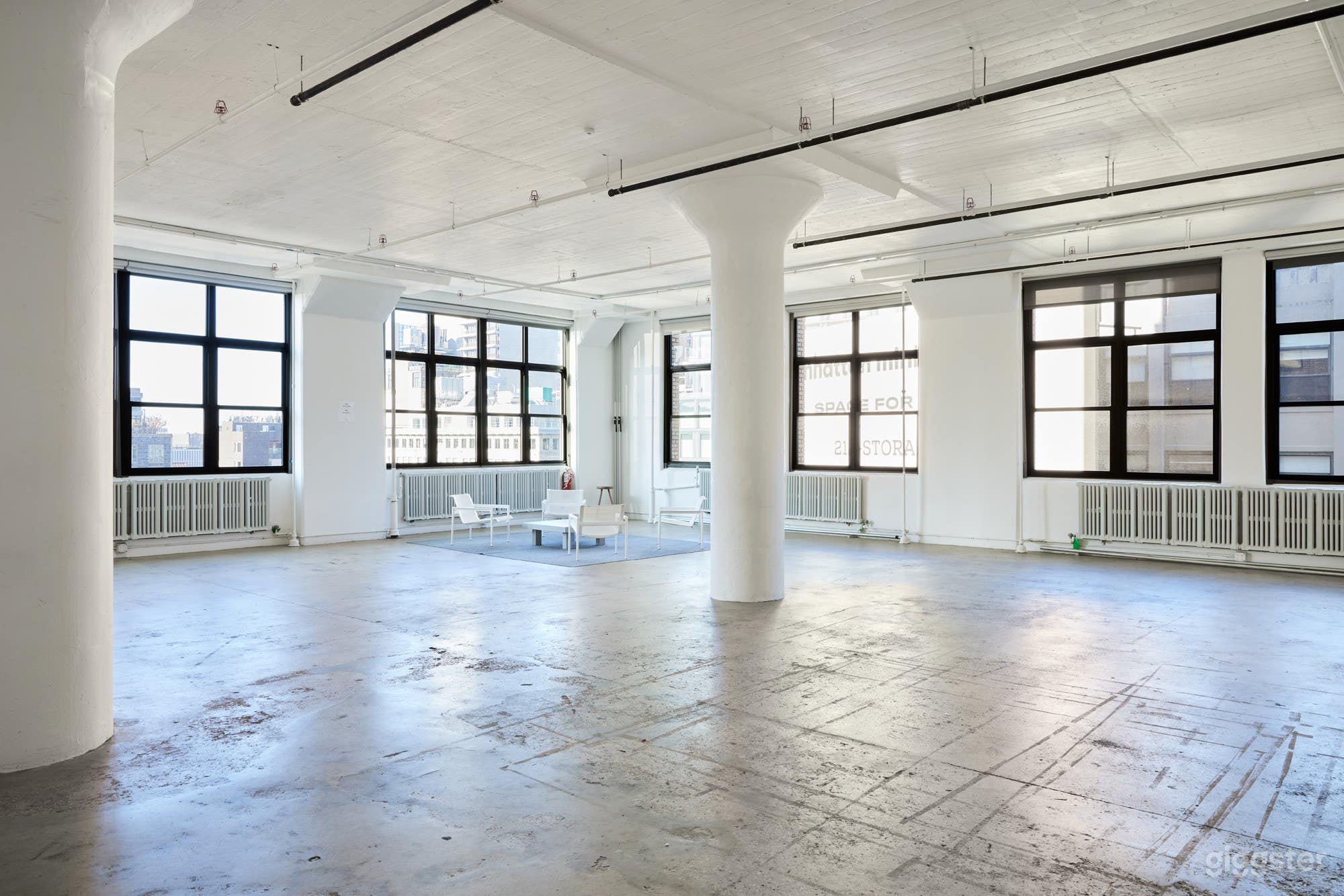 7500 sqft West Soho Bright Elegant Studios Photo 2