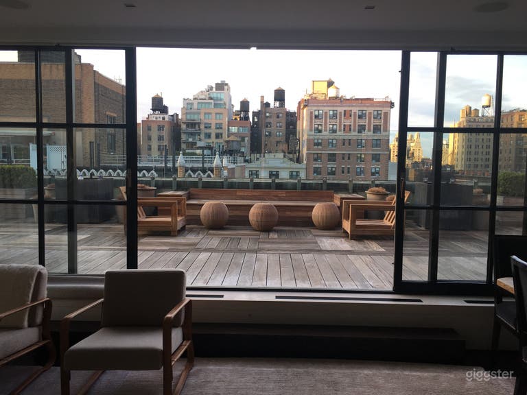  Penthouse Private Roof Deck 2000 sq ft 