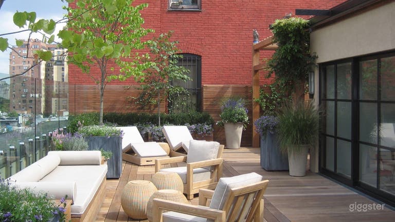  Penthouse Private Roof Deck 2000 sq ft 