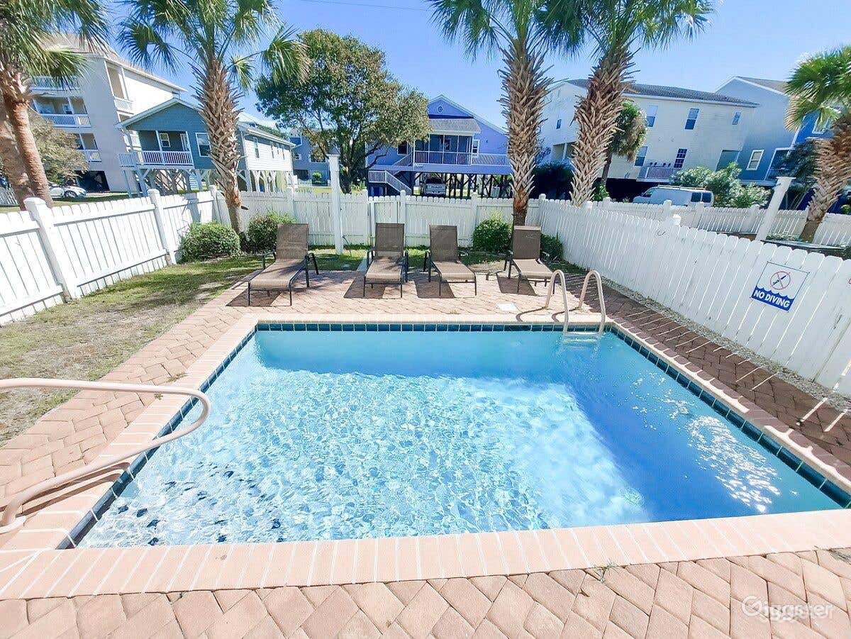 Private Heated+Cooled Salt Pool / Restaurants Feet Away! / Beach Access Photo 4
