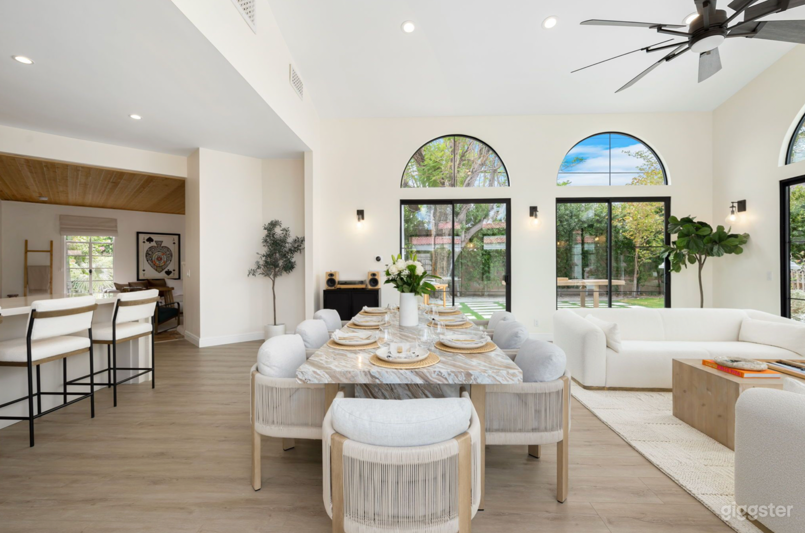 Movie Colony Residence Photo 1