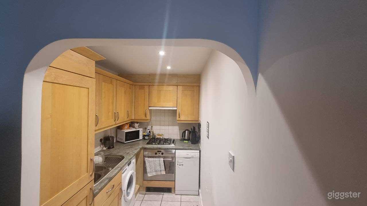 CENTRAL LONDON APARTMENT W/ BALCONY Photo 3