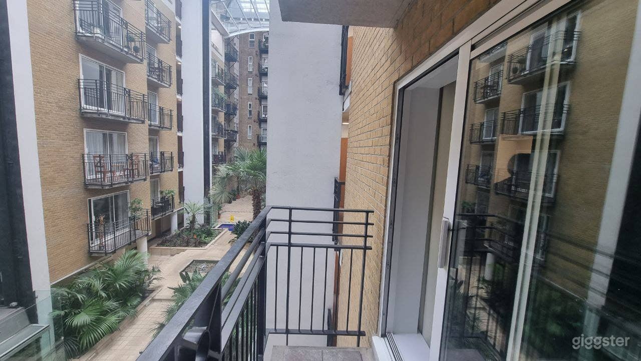 CENTRAL LONDON APARTMENT W/ BALCONY Photo 1