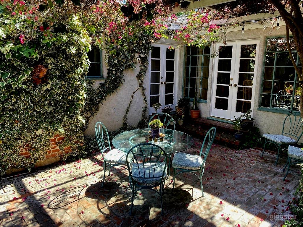 Romantic Garden and Lush Backyard Haven Photo 4