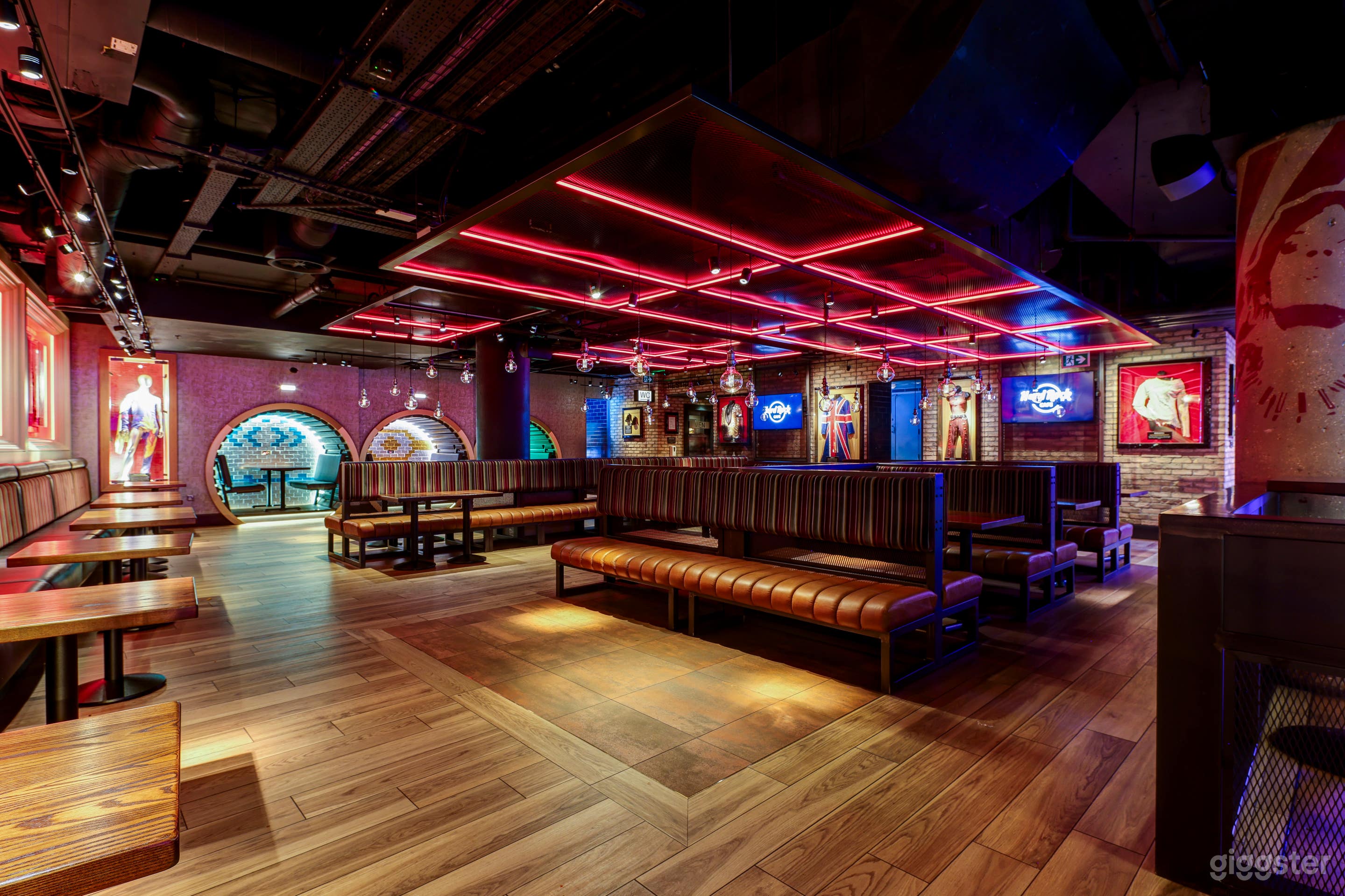 Hard Rock Cafe Piccadilly Circus Photo 1