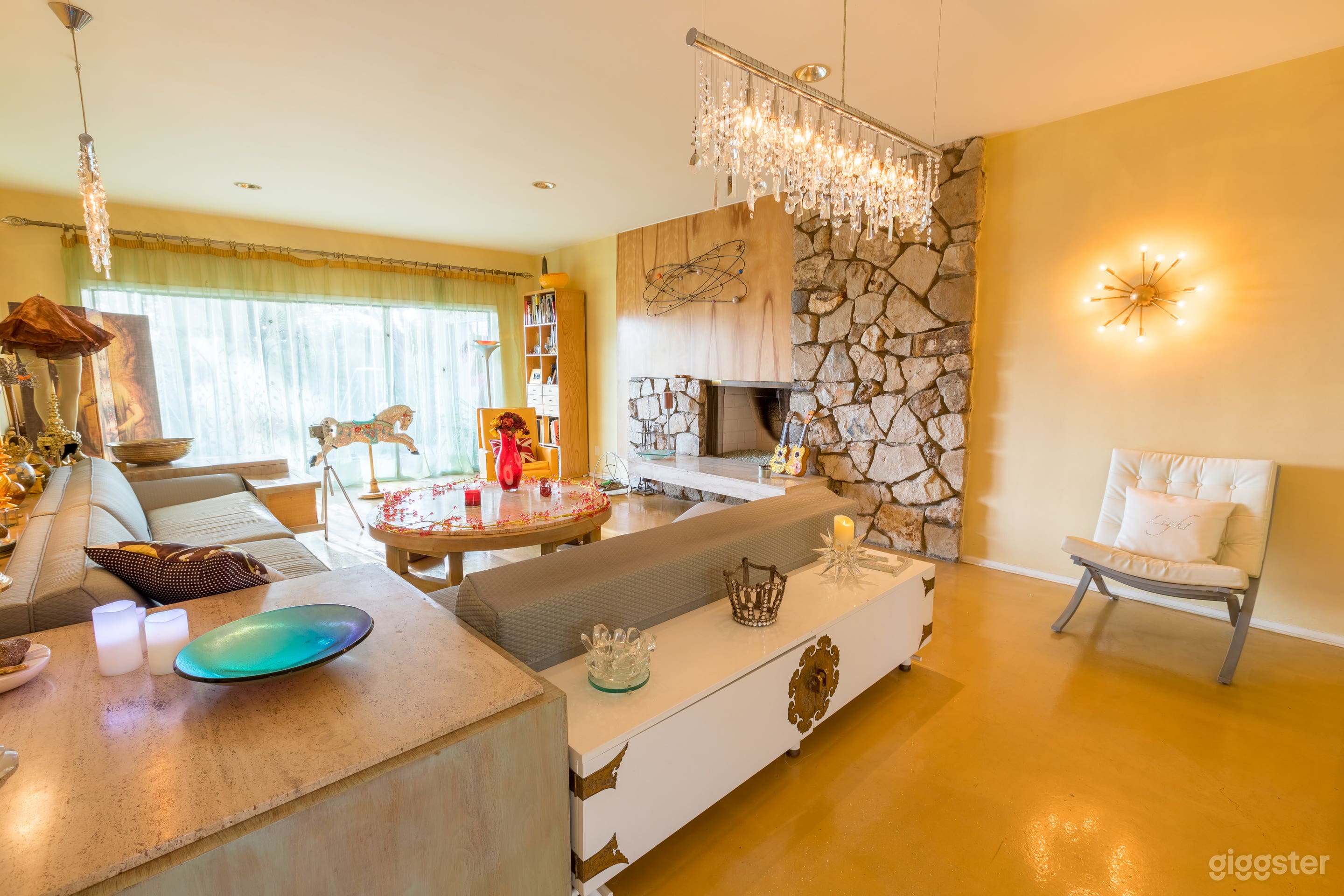 Glitz &amp; Glamour Photo 1