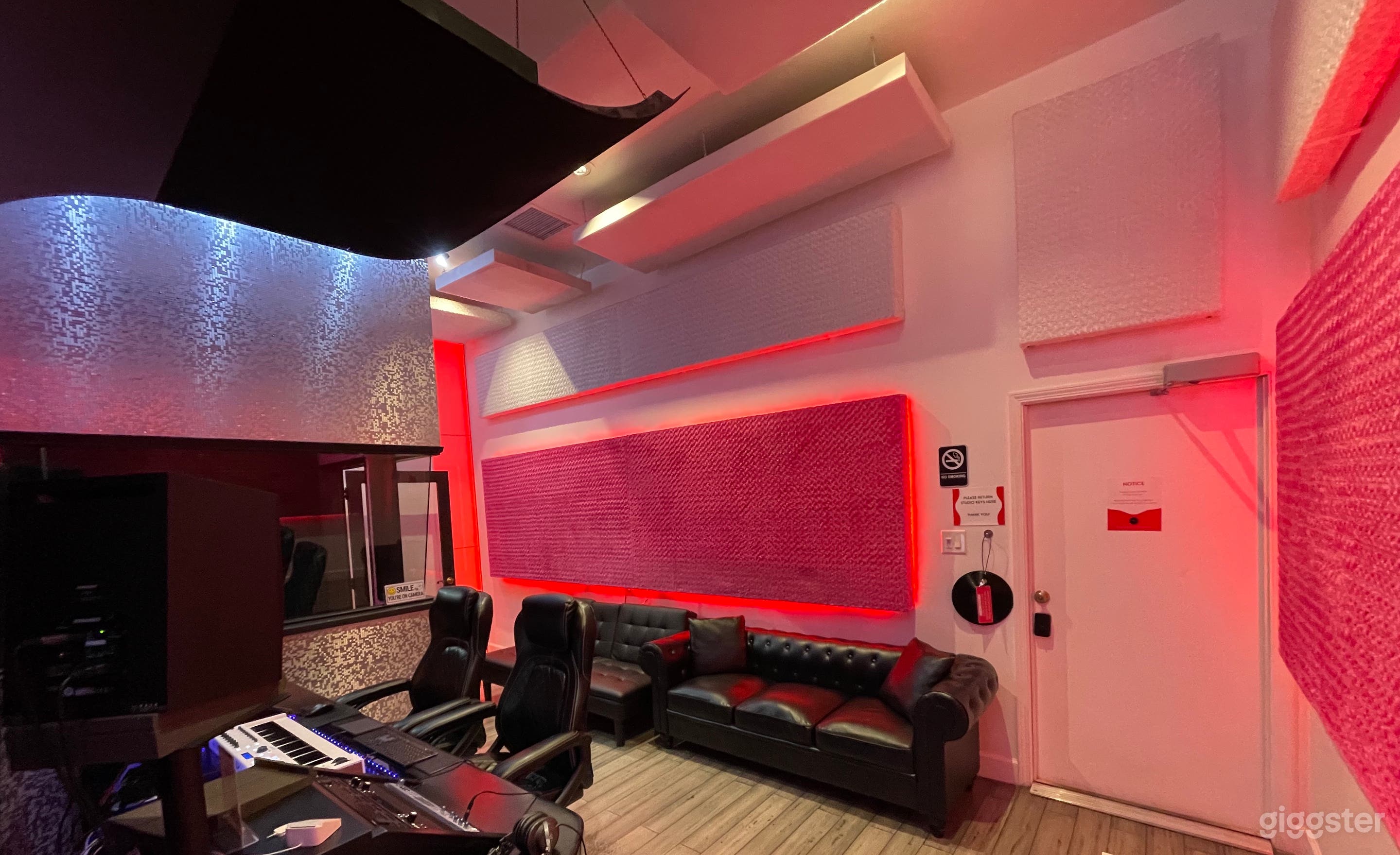 350 SQFT Professional Recording Studio Photo 4