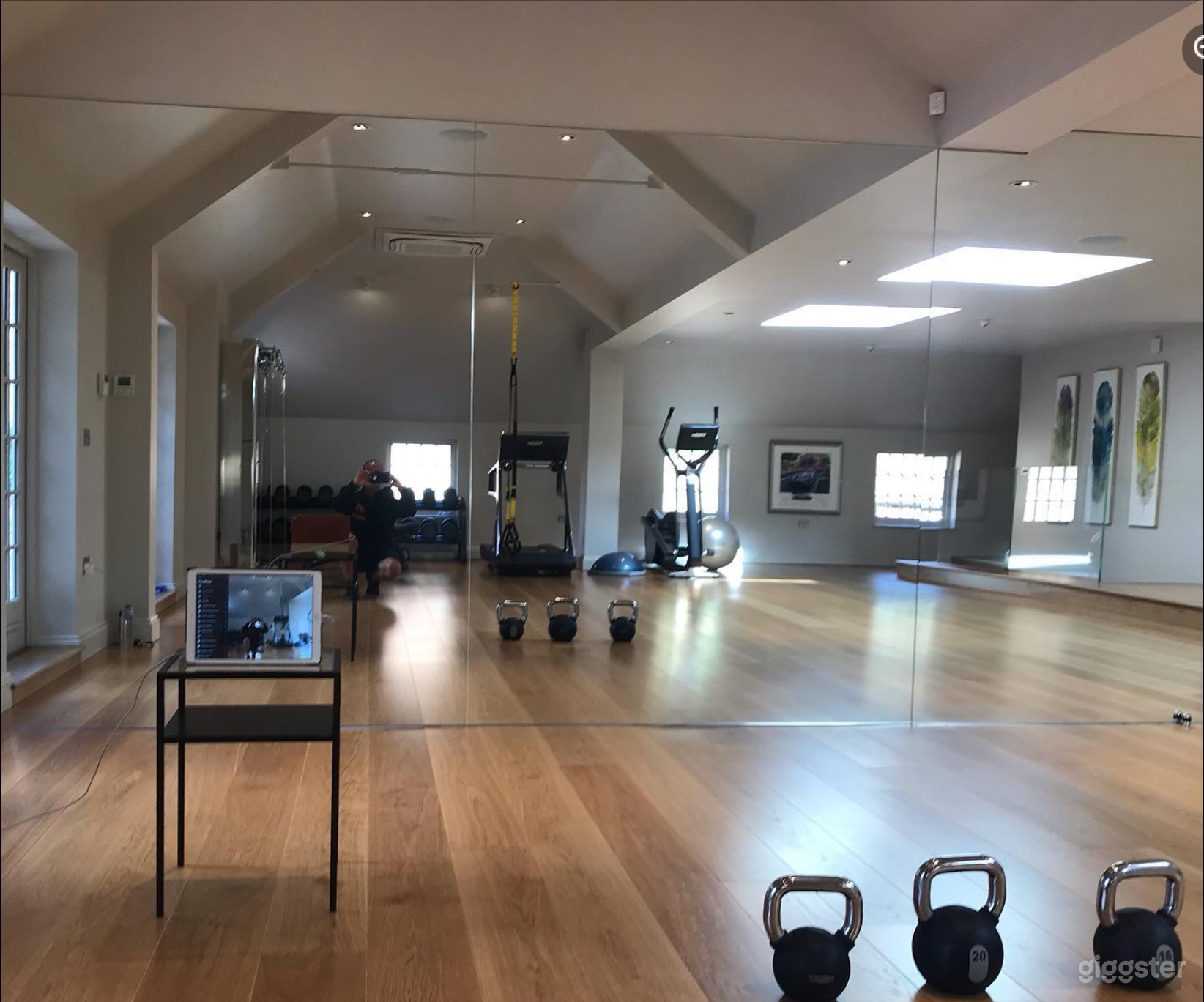 Well-equipped Fitness Studio  Photo 2