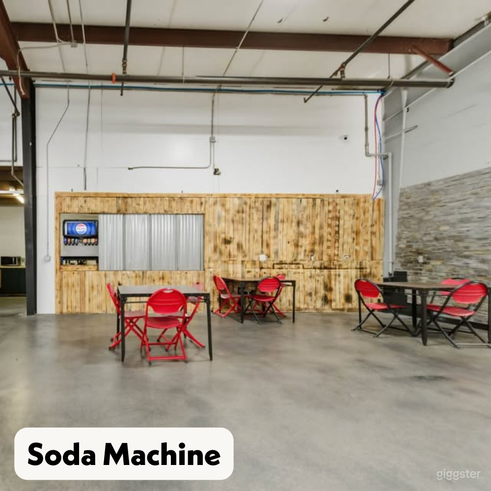 A 6,000 sq ft open-concept event space Photo 3