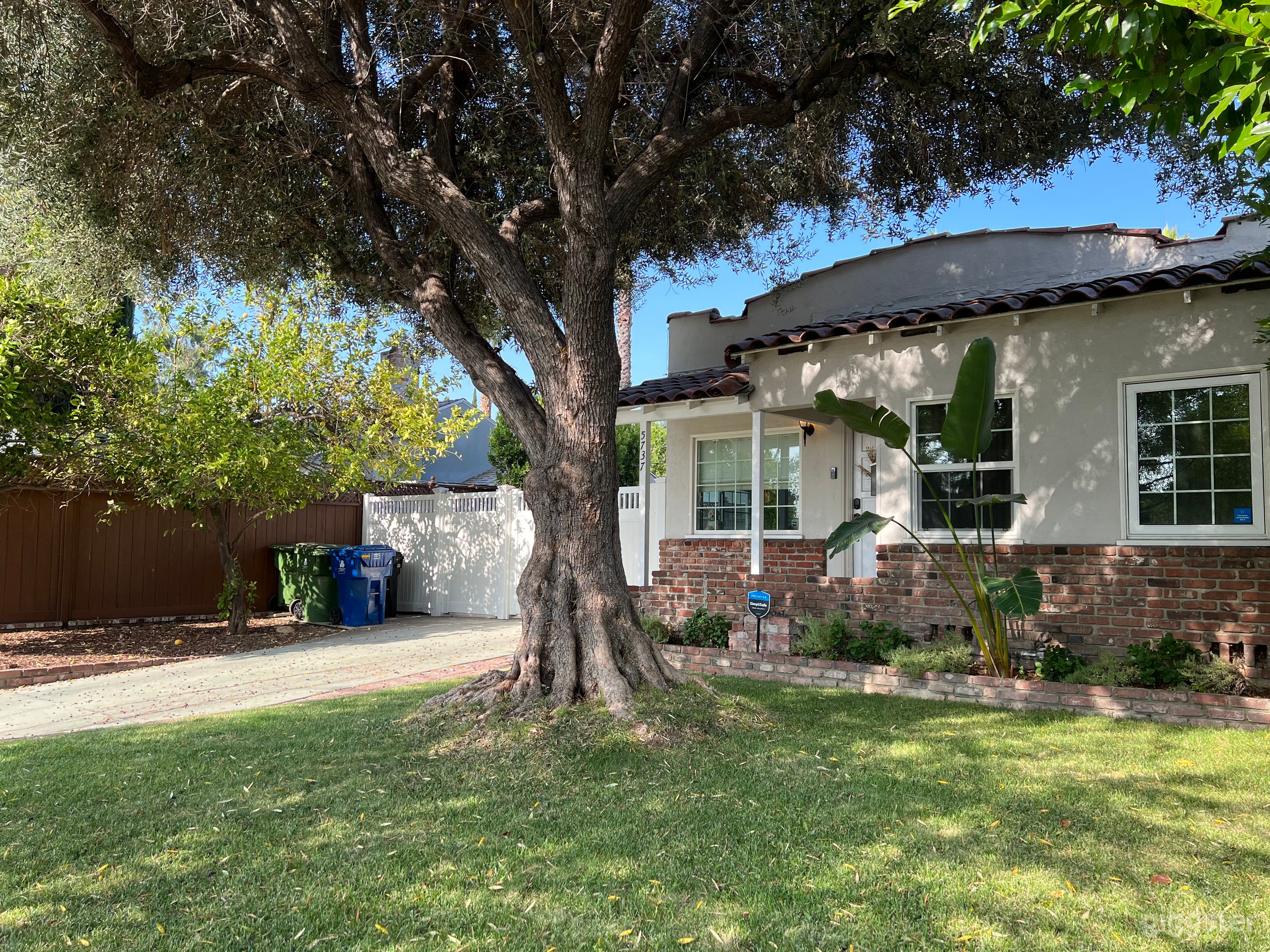 Charming 1920s Mission Revival Bungalow Photo 1