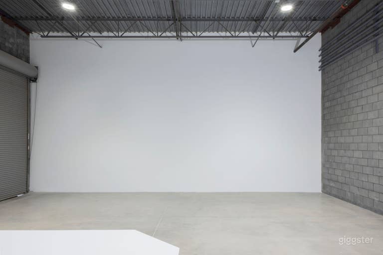  Spacious Studio with Large Cyclorama 