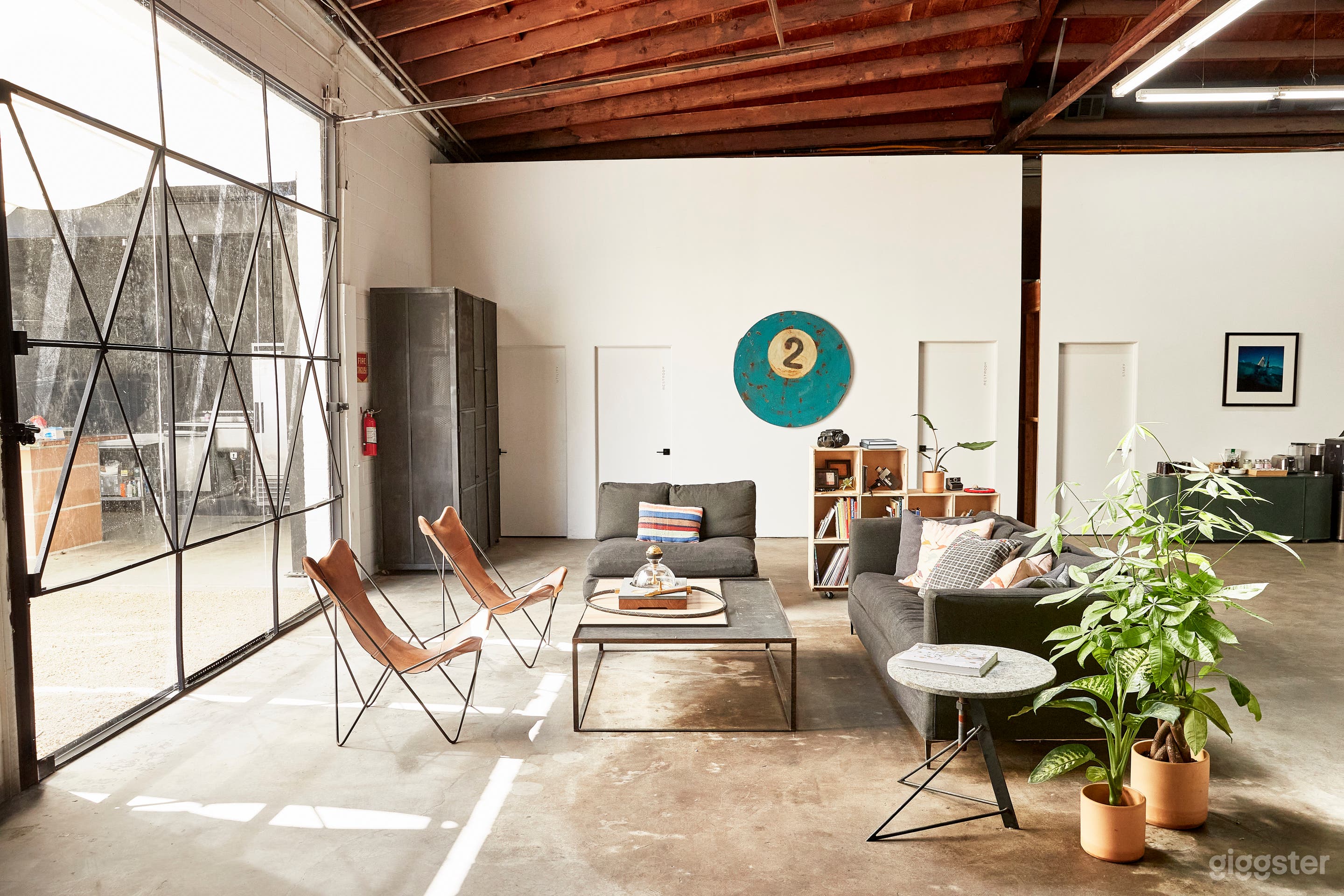 Large Modern studio in Boyle Heights Photo 1