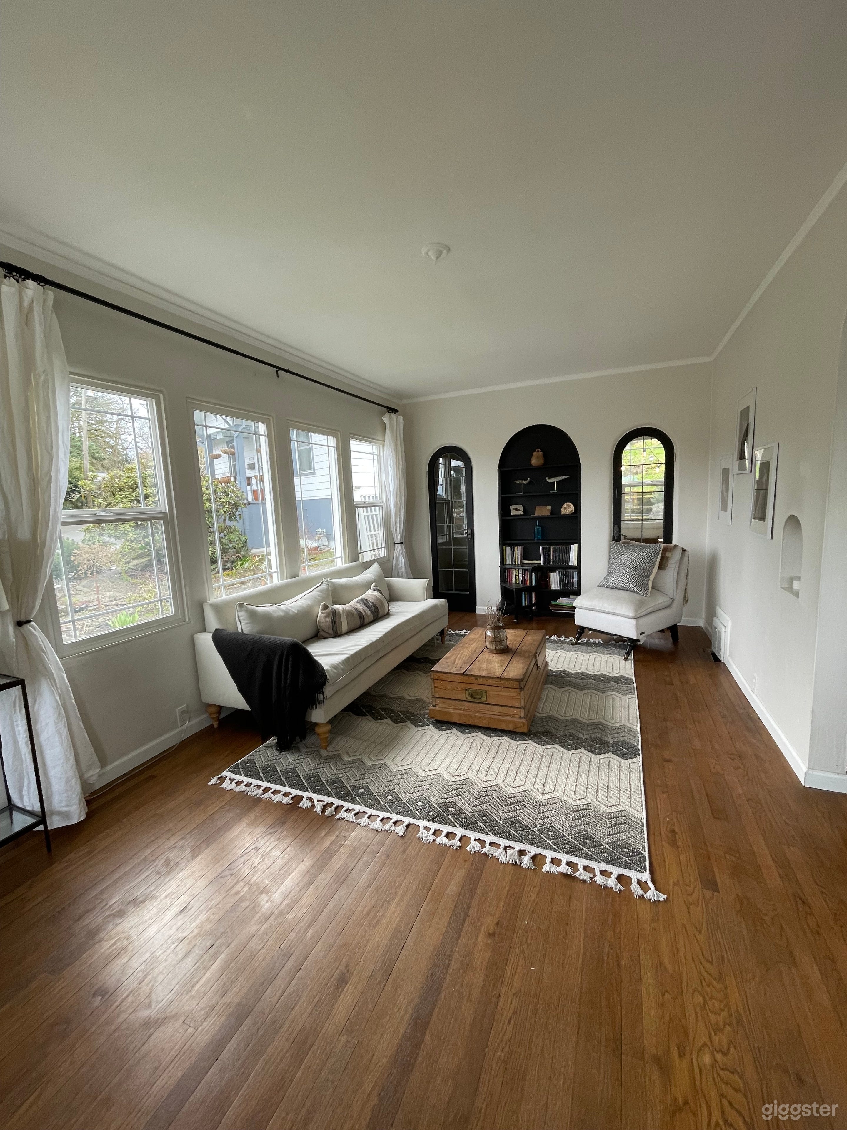 Quaint Peaceful 1920’s Home Photo 1