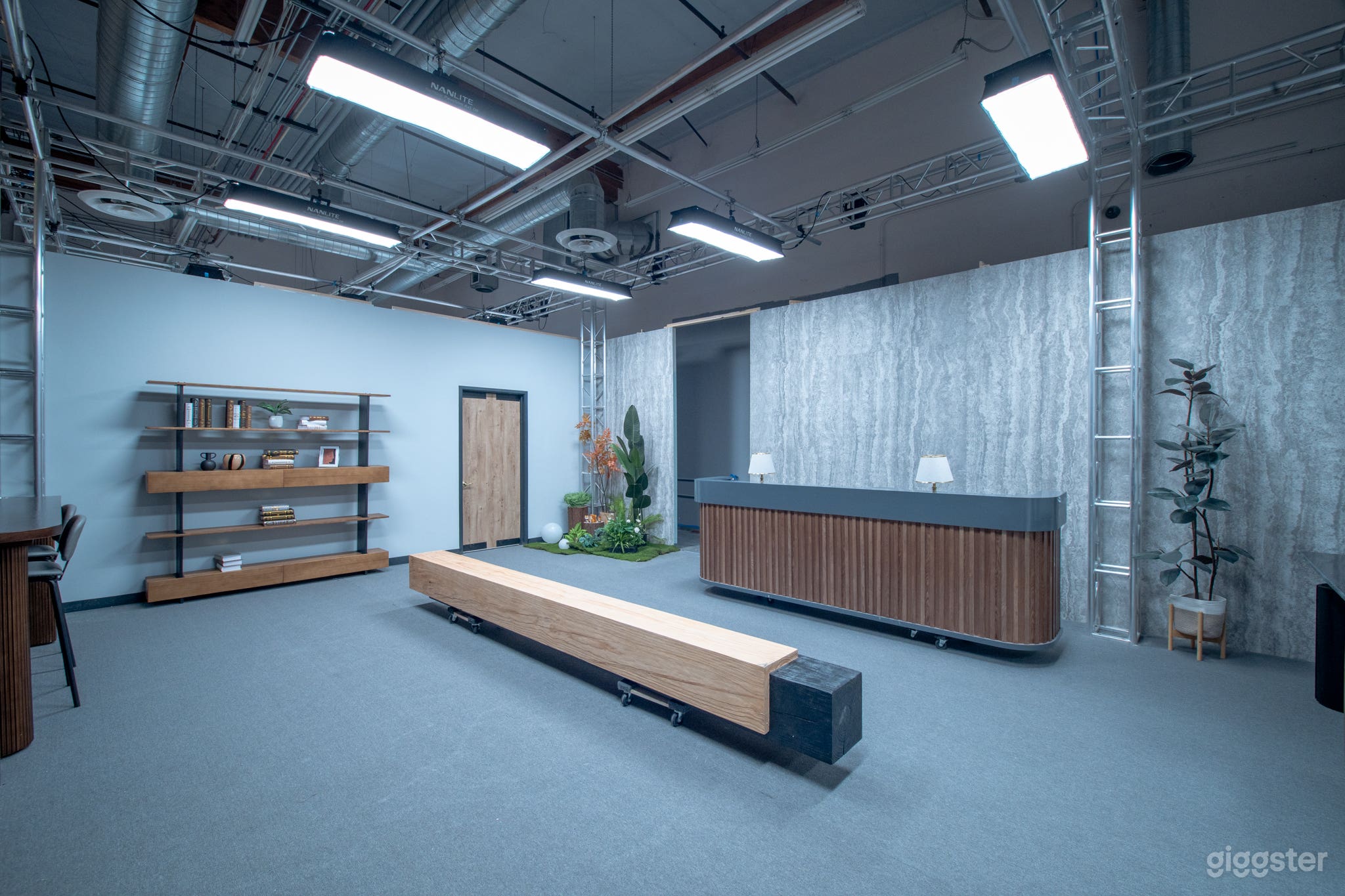 Corporate Office Set | CEO Suite & Lobby | DMX Film Lighting Photo 2