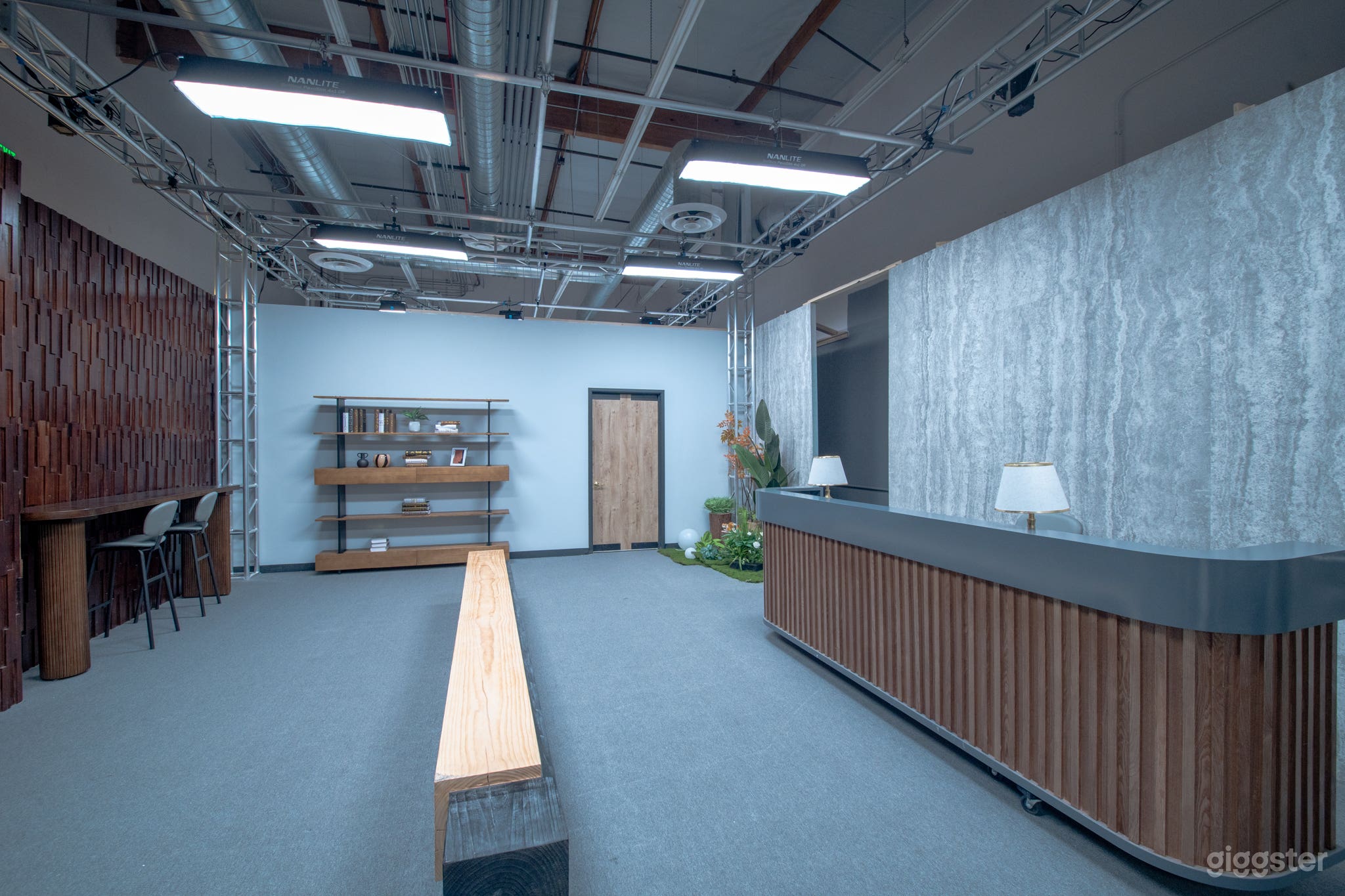 Corporate Office Set | CEO Suite & Lobby | DMX Film Lighting Photo 3