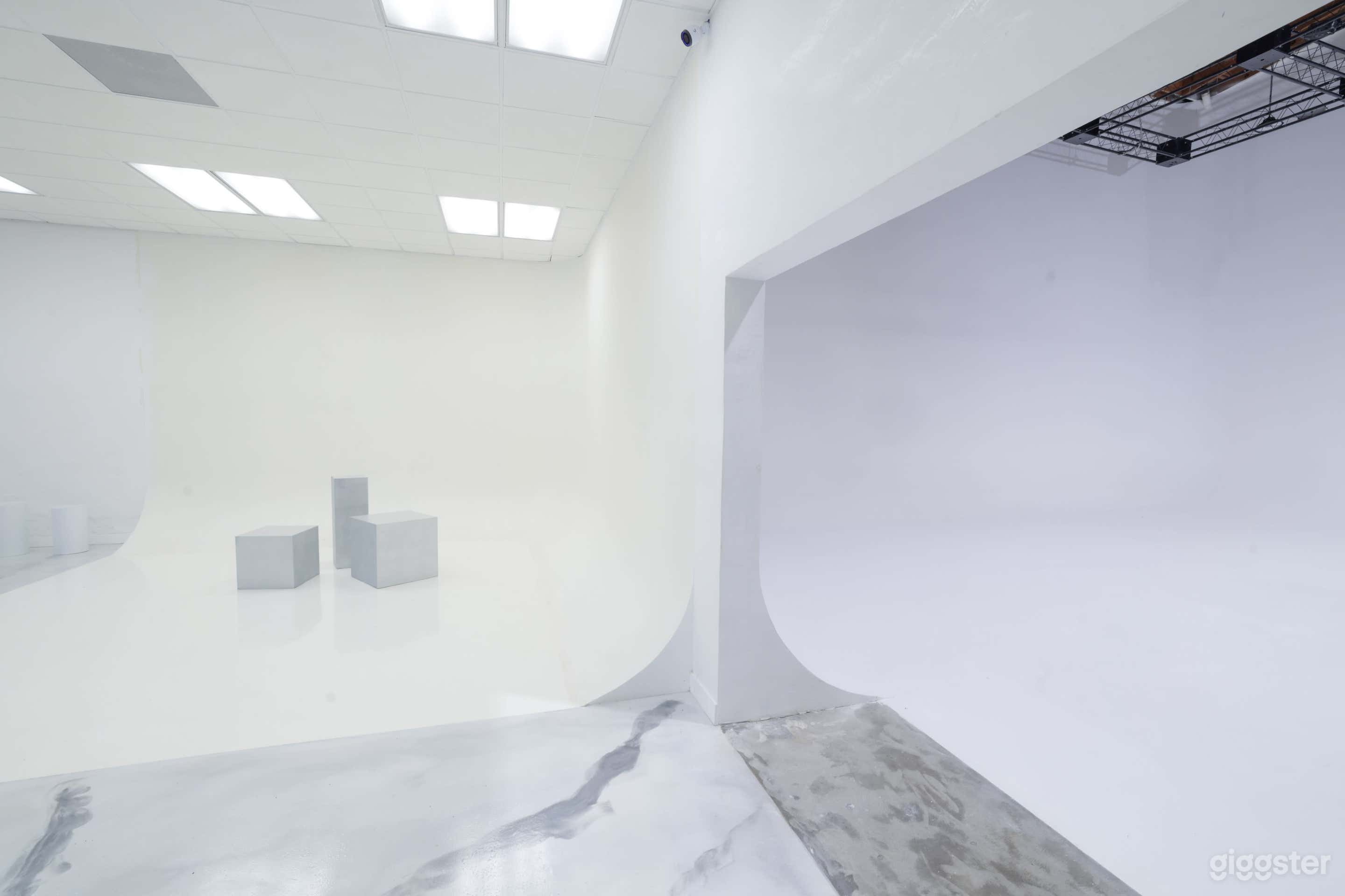 North Hollywood's Hidden Gem: Fully Equipped Studios  Photo 4