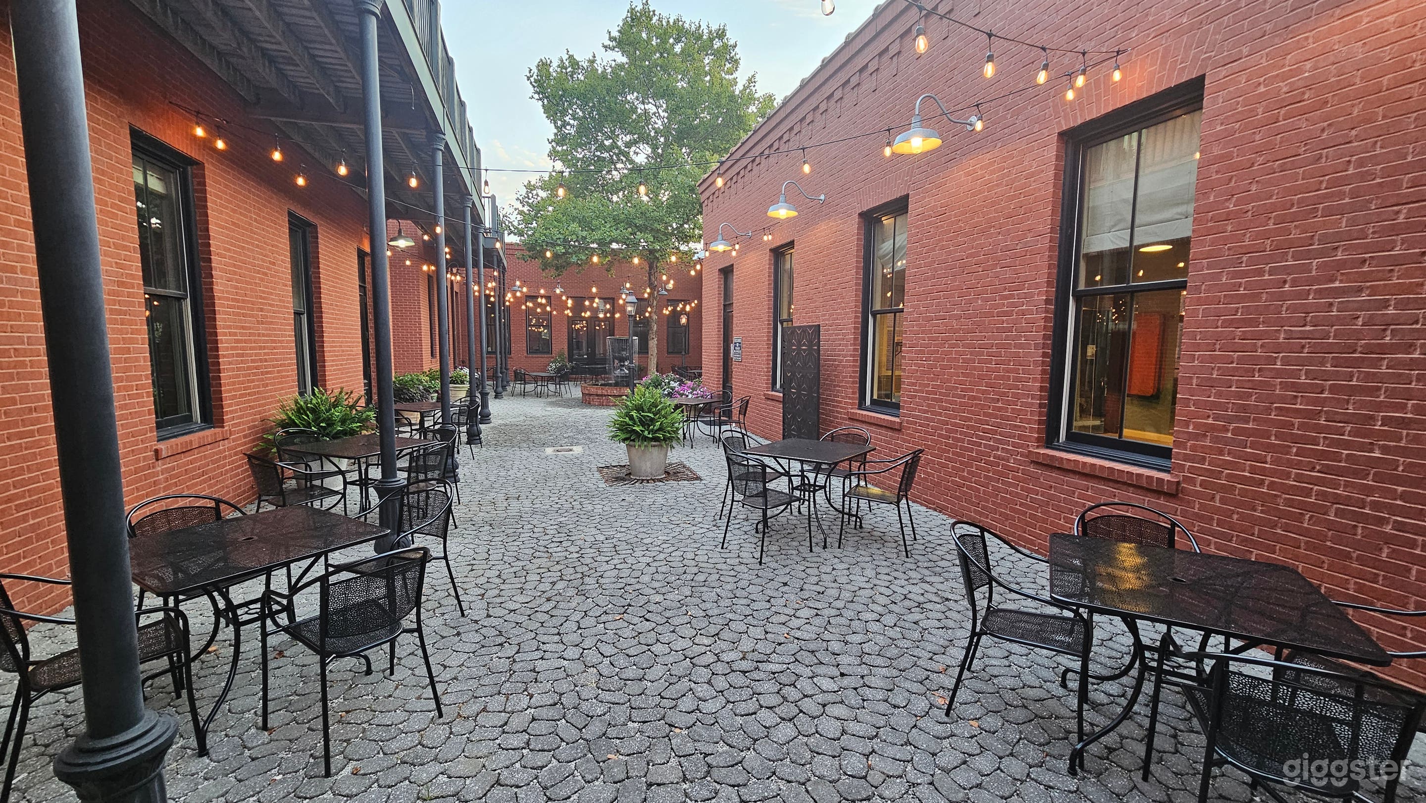 Commons Courtyard Photo 1