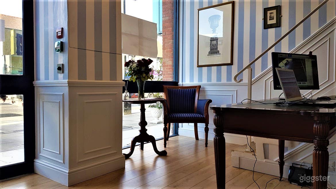 Stylish and Atmospheric Office (Buyout) Photo 1