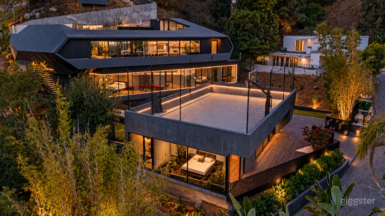  Brand-New Ultra Modern Architectural Masterpiece 