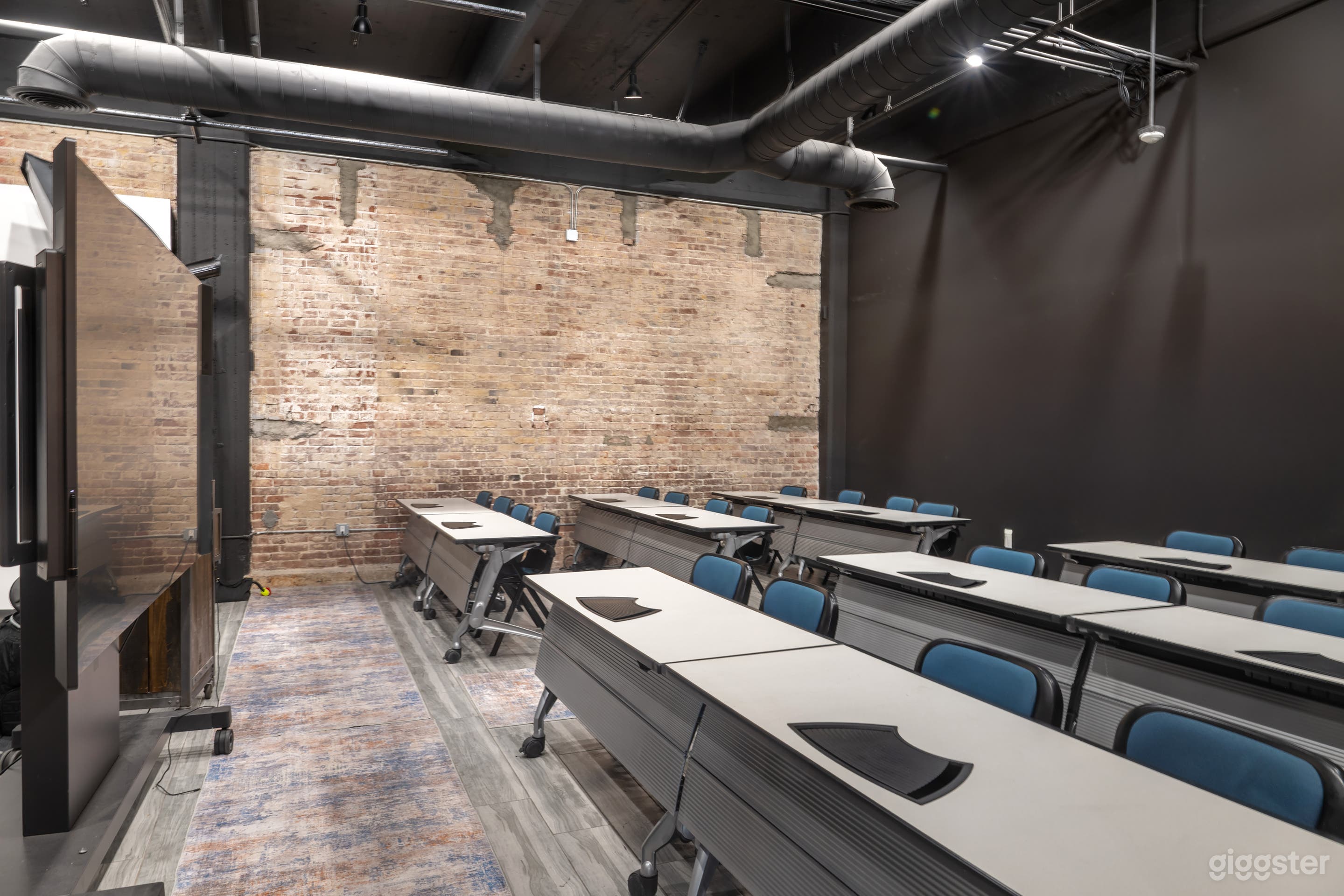 25 Person Classroom / Training Room Photo 2