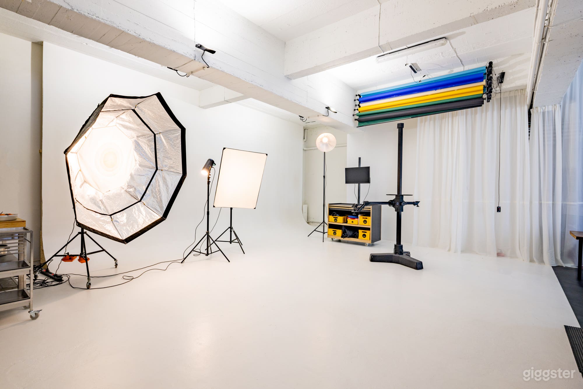 great photo/video rental studio in Antwerp Photo 1