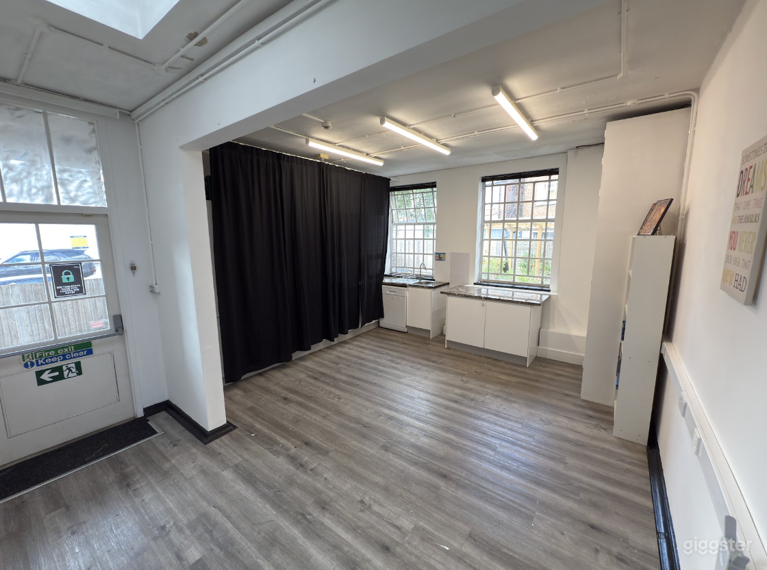 Studio 3/Kitchen  Photo 3