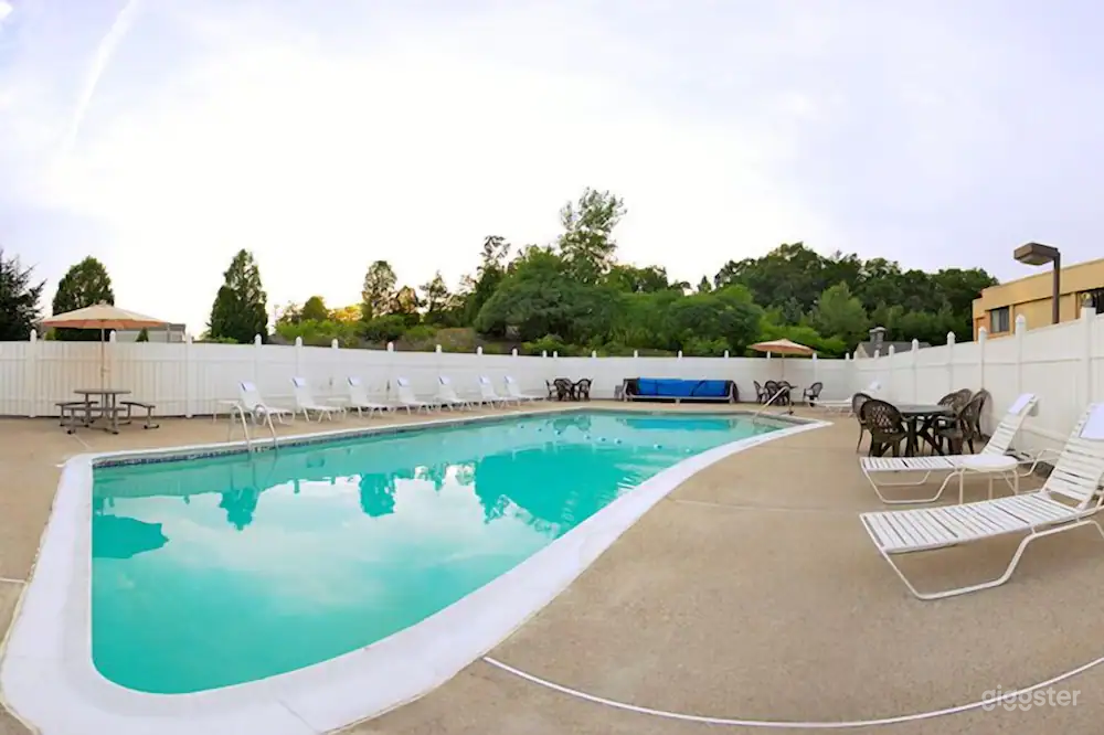 Wide Outdoor EVENT Venue Photo 4