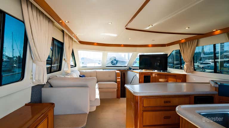  Hot Reeling 54' FISHING CHARTER 