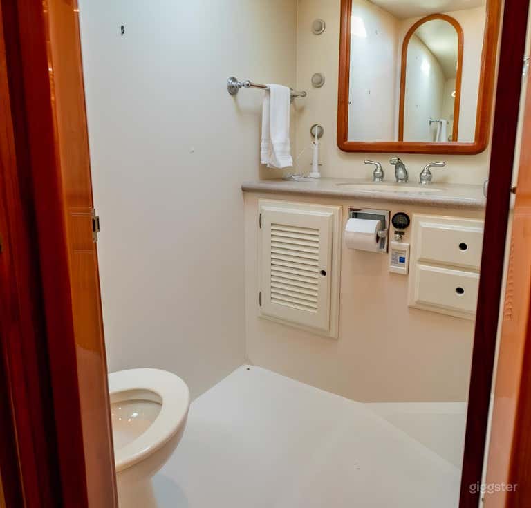  Hot Reeling 54' FISHING CHARTER 