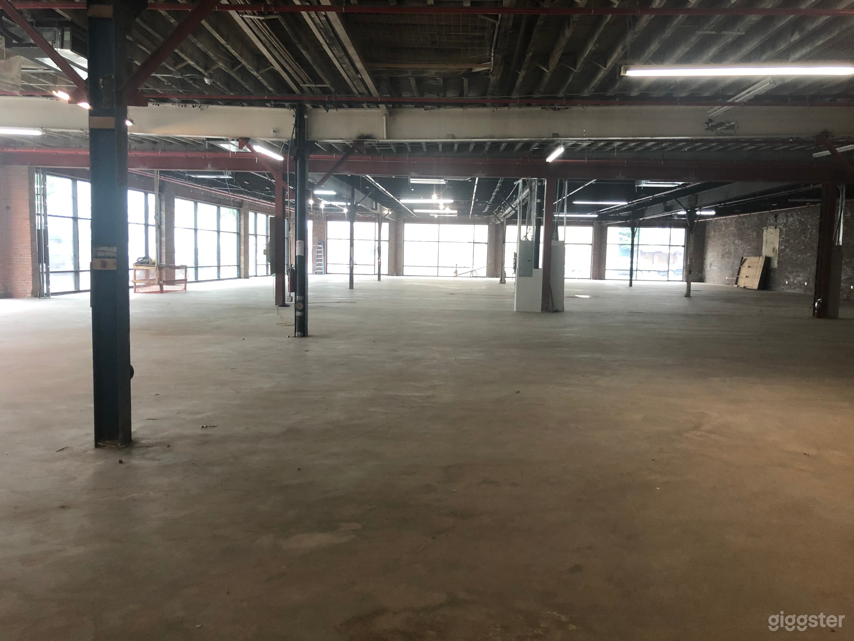 NYC AVANT GARDE LOCATION  Photo 1