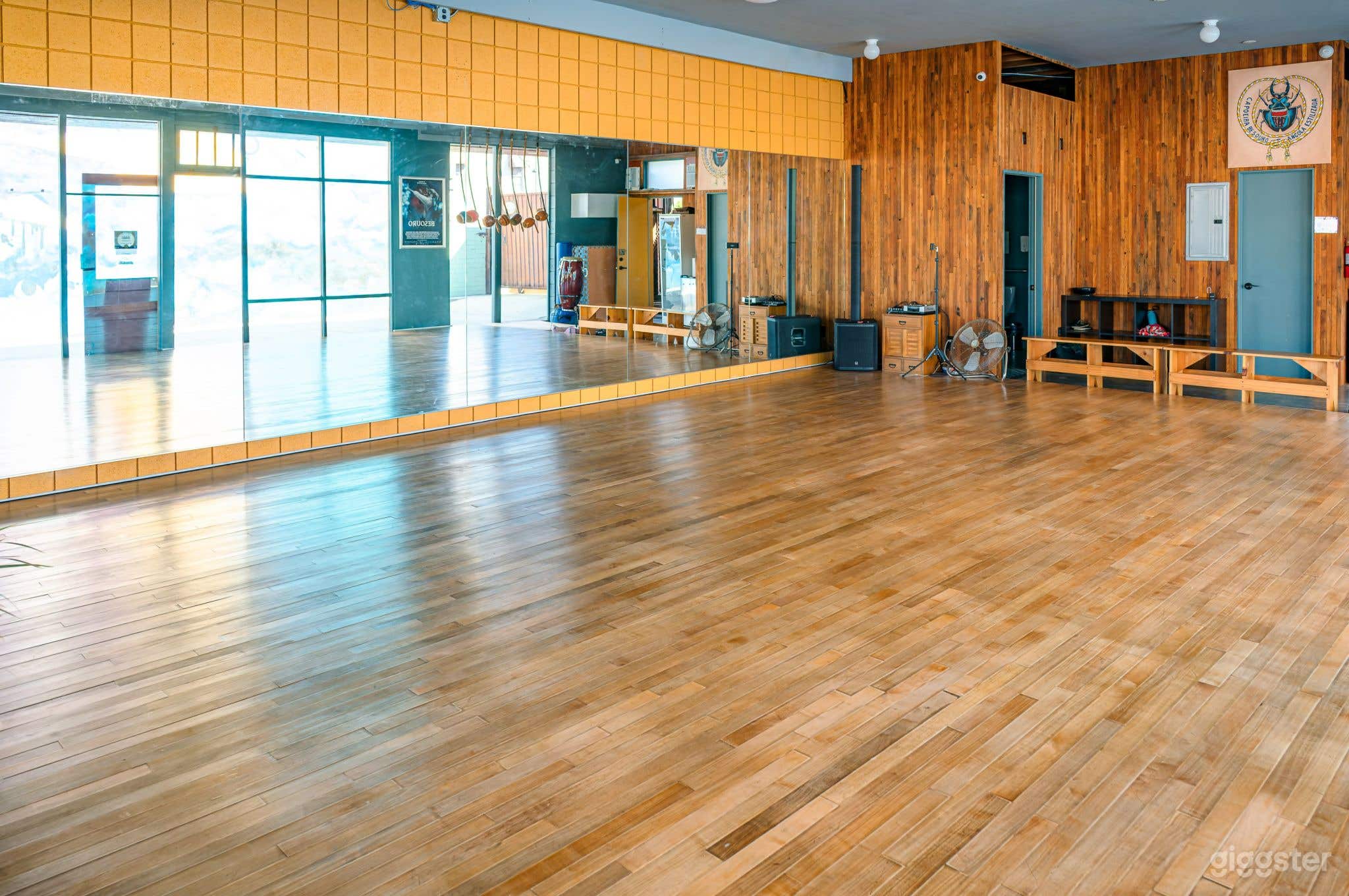 STUDIO SPACE for Dance | Meeting | Rehearsal with Courtyard and Natural Light Photo 1