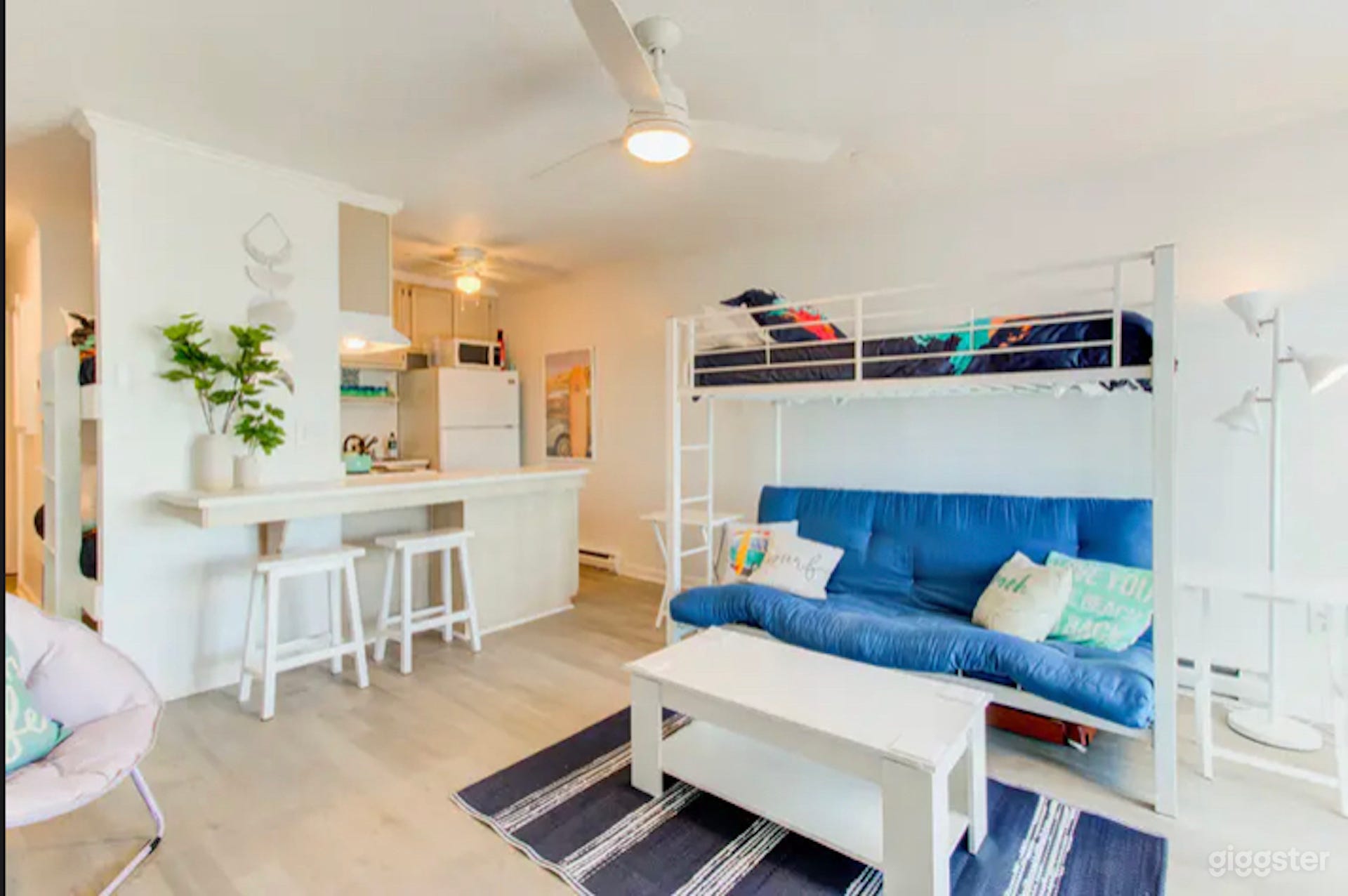 Surfers Paradise - Oceanfront bunk beds surfboards Photo 1