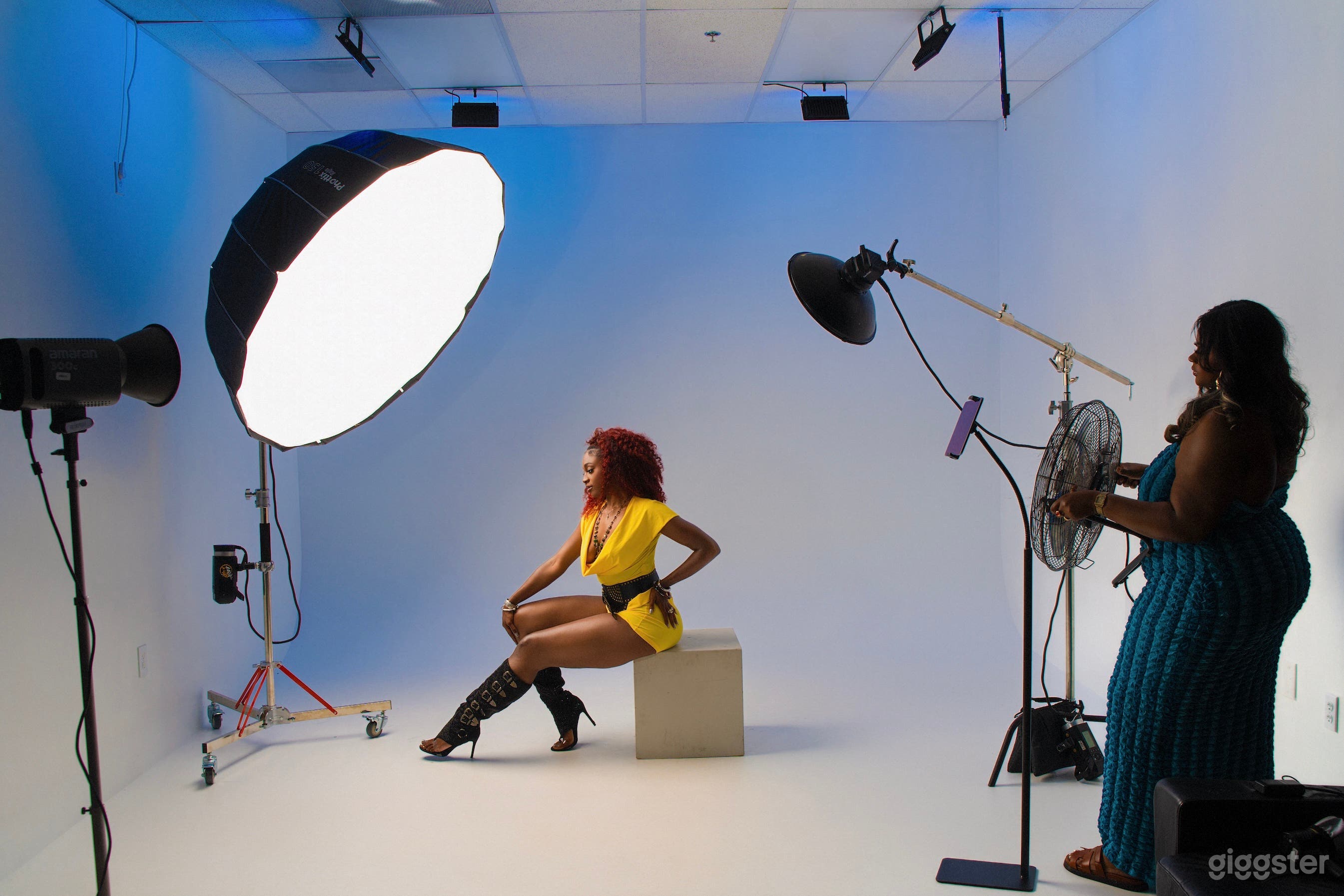 Uptown Cyc Wall Production Studio w Lighting | Photo + Video Photo 1