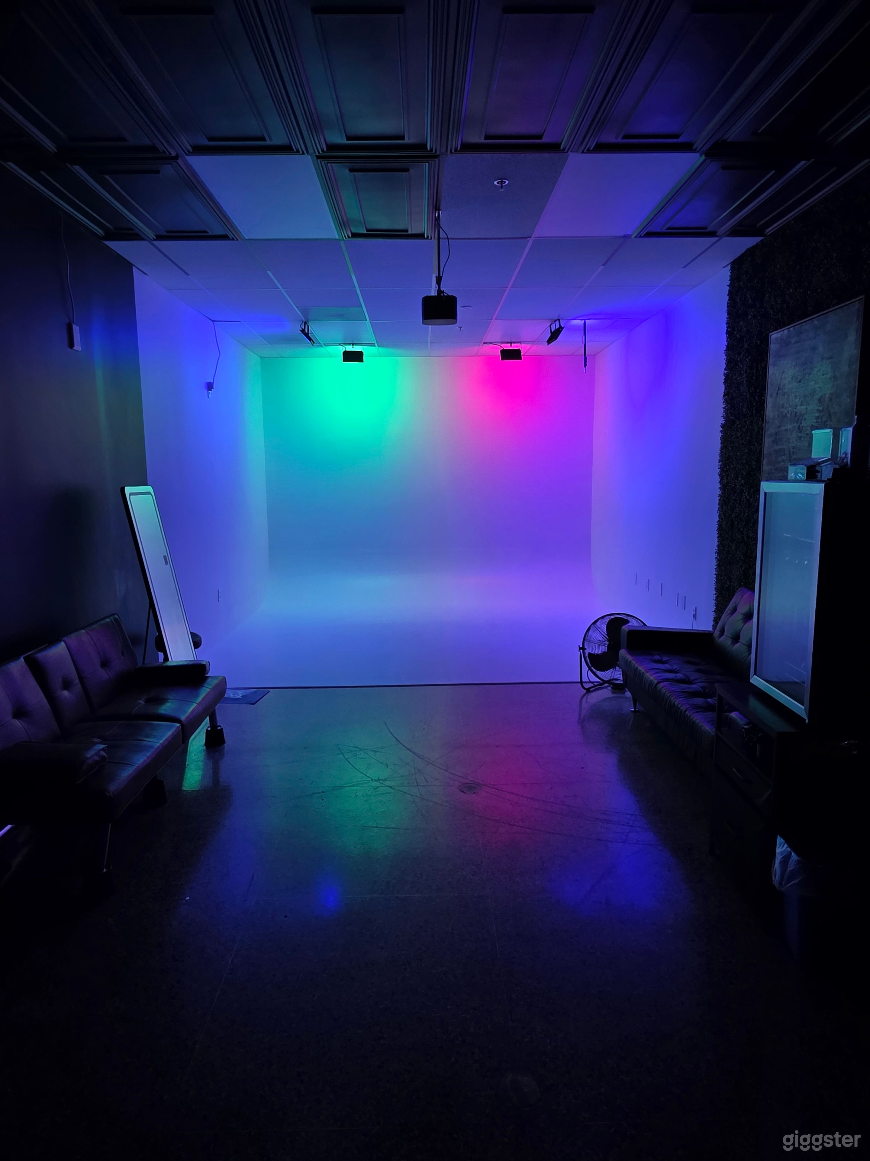 Uptown Cyc Wall Production Studio w Lighting | Photo + Video Photo 2