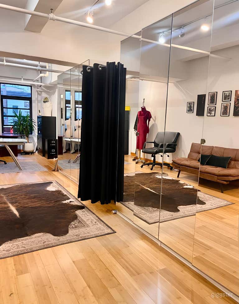  Garment District Showroom in NYC 