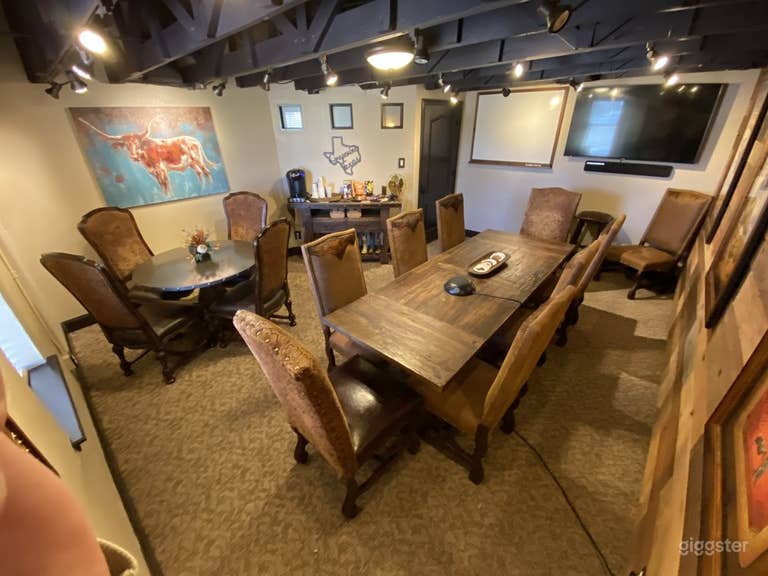  Grapevine Luxurious Meeting Room 