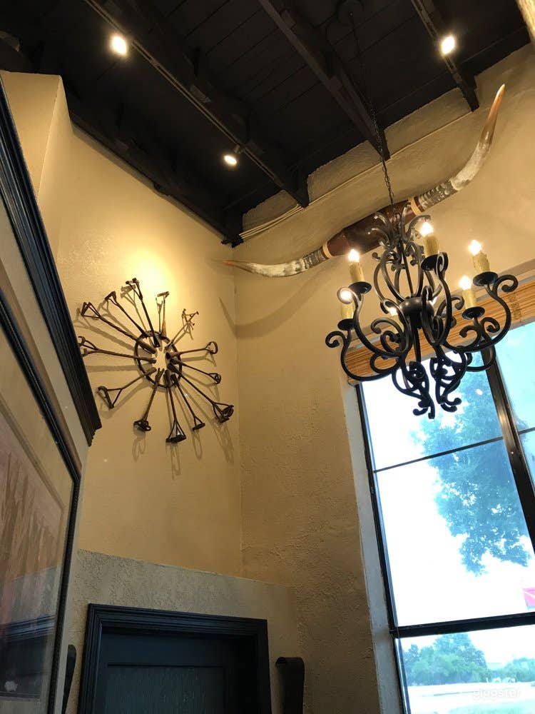 Grapevine Luxurious Meeting Room Photo 3