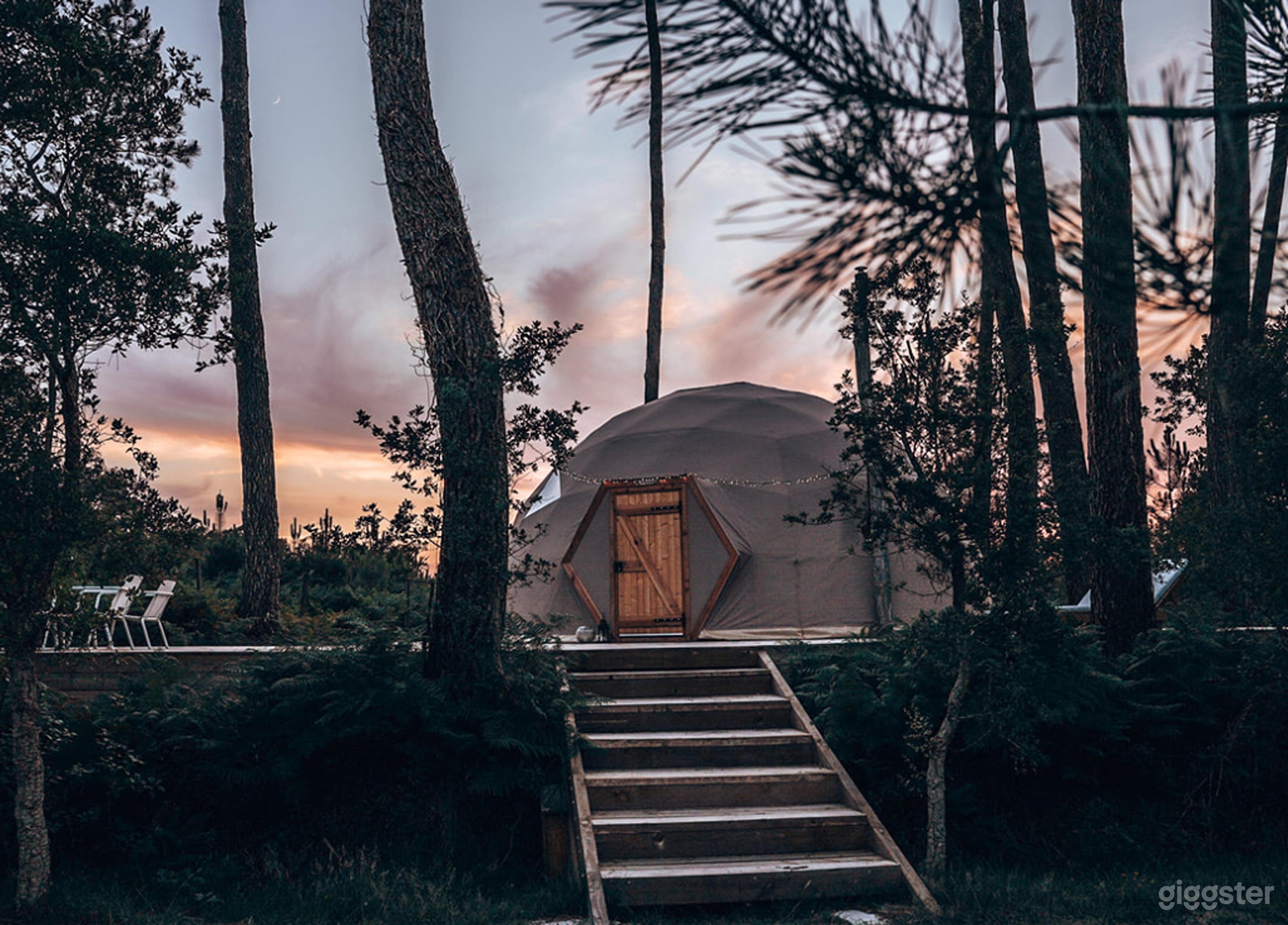 Photo de Suite d'hôtes tipi de luxe au bord du lac 3