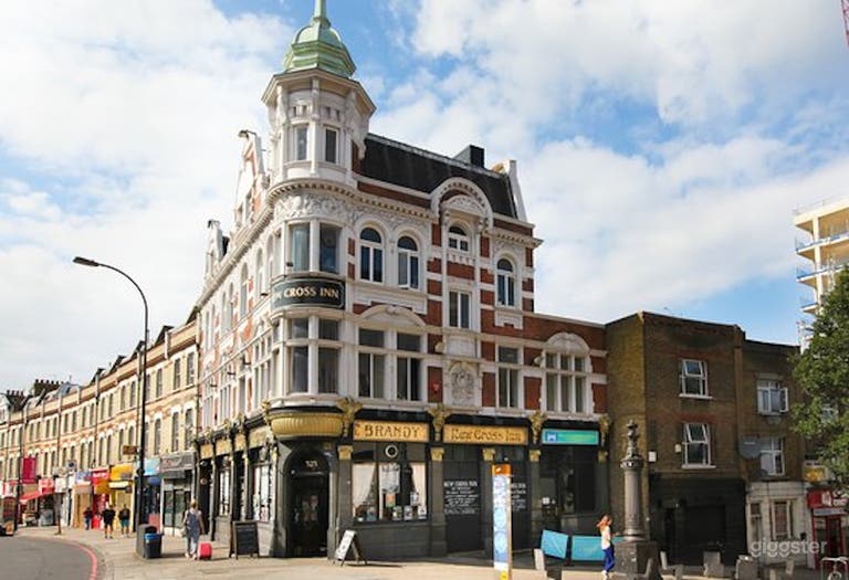  London Punk Music Venue & Bar 