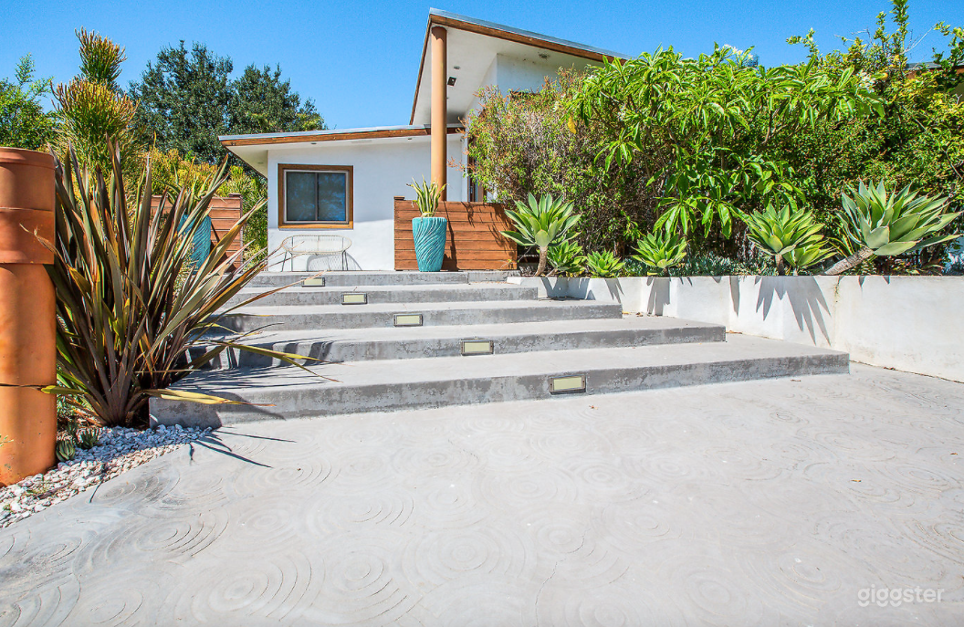 Gorgeous Mid Century Modern a la Palm Springs Photo 2