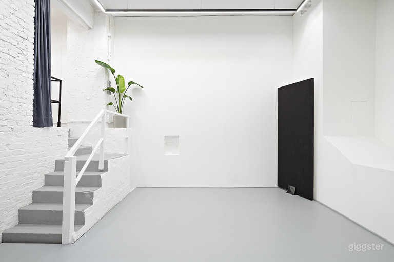  Fotostudio mit künstlichem Licht und Galerieebene 