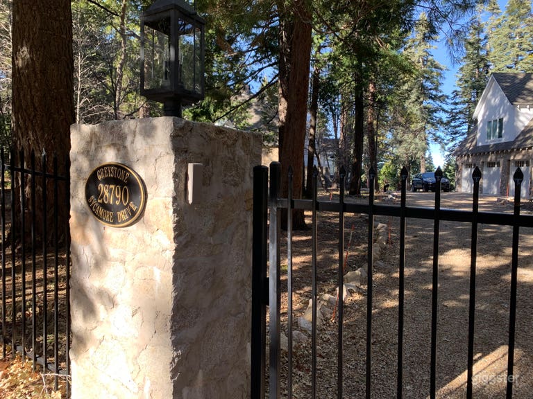  Entrance to property 