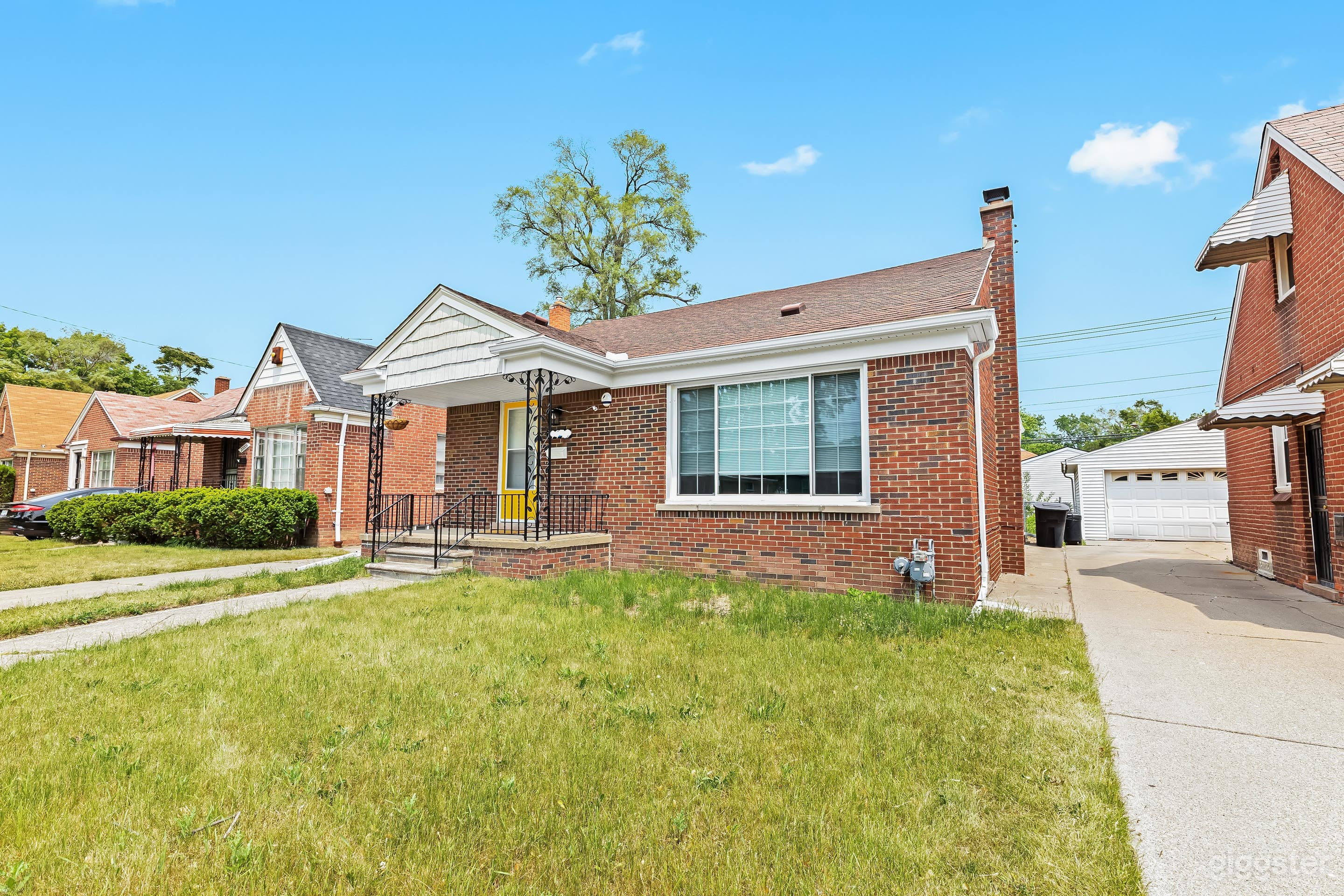 Comfy Family-Friendly Ranch Home Photo 3