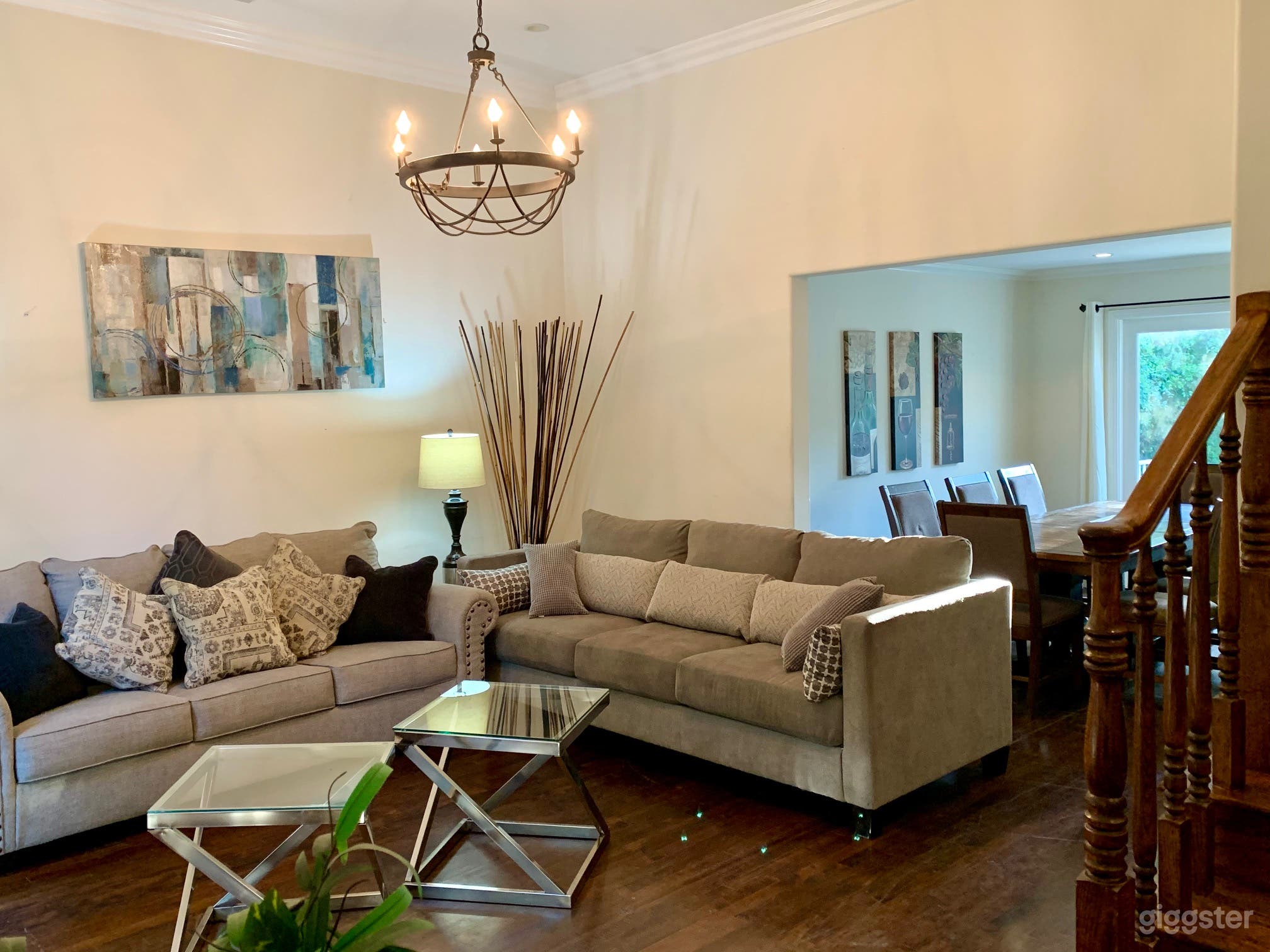 PROMO!AMAZING 5 bds in great location Book n Enjoy Photo 4