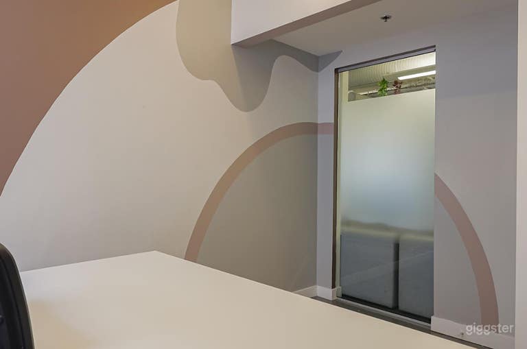  Cozy & Aesthetic 2-Person Office 