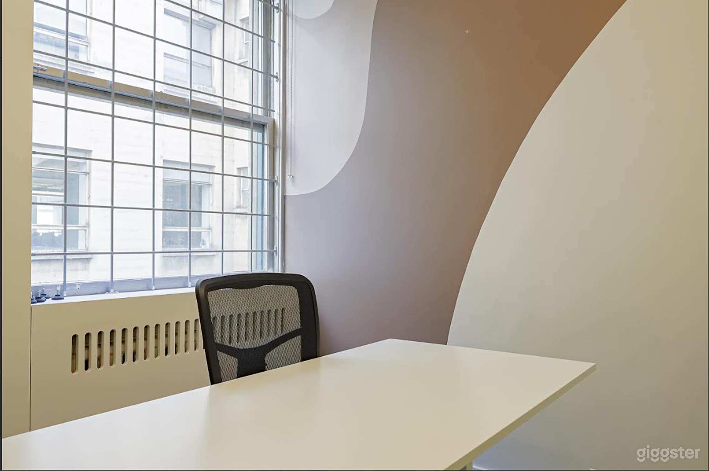 Cozy &amp; Aesthetic 2-Person Office Photo 1