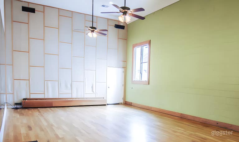  Studio 2 with Vinyl Flooring 