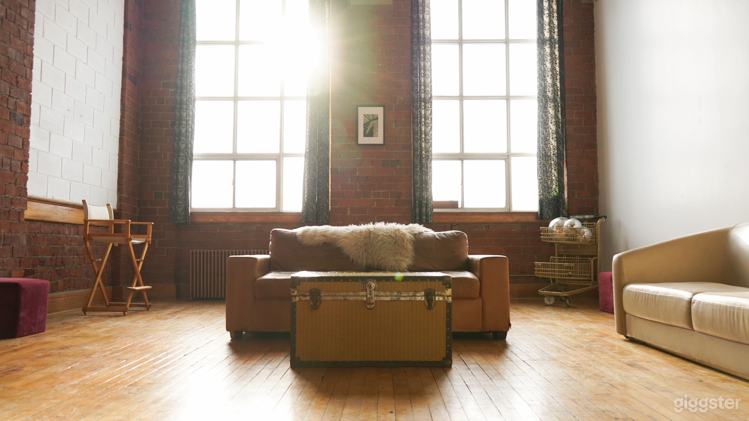 Cozy Art Loft Photo 1