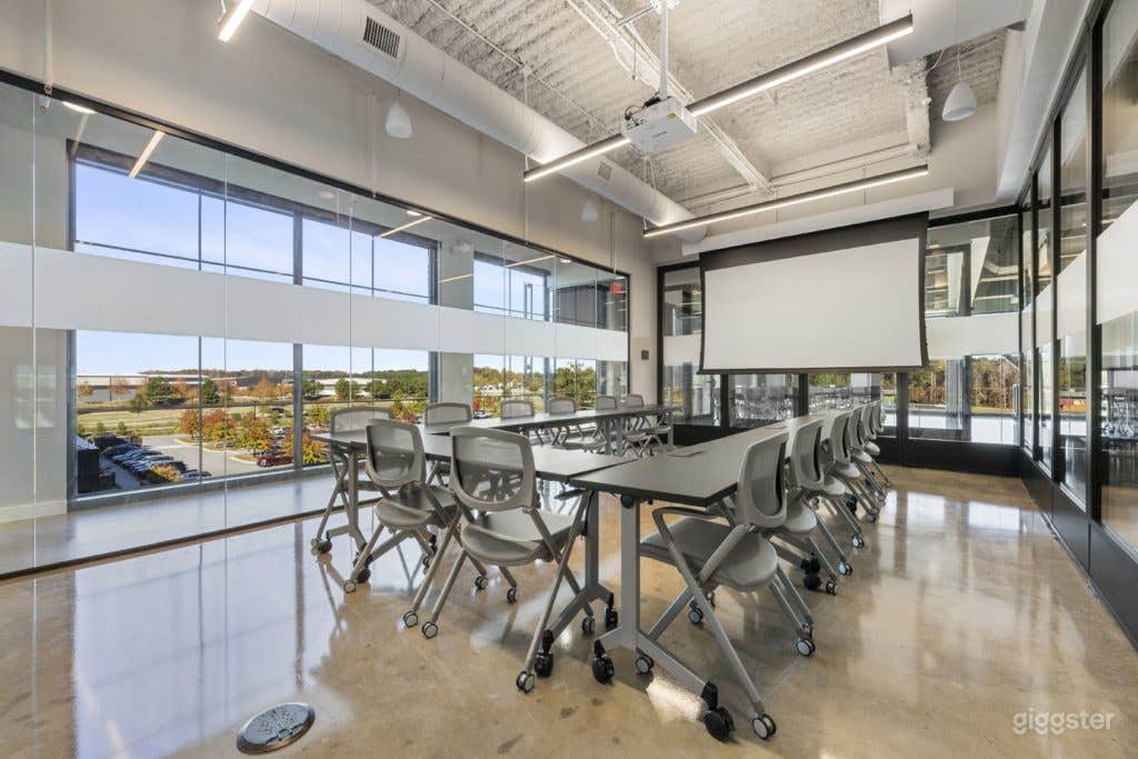 Spotlight (Meeting Room) Photo 3